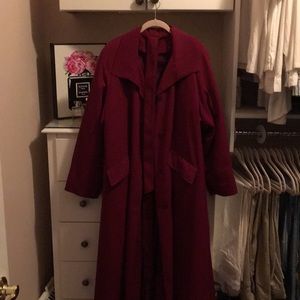 Trench coat w/ front pockets, detached lining